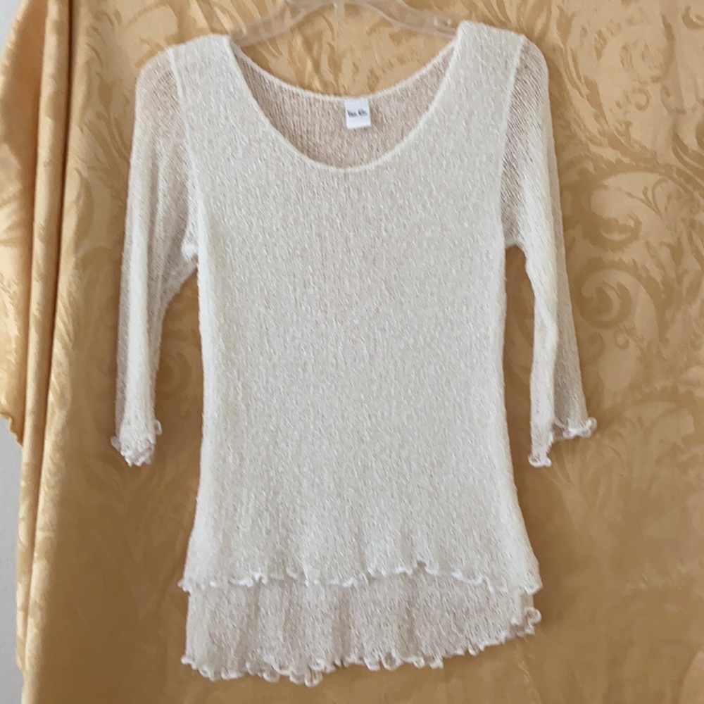 Scoop neck top